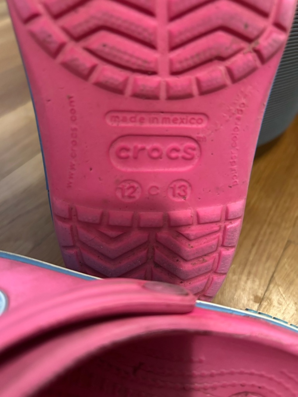 Girl’s pink Croc slip on waterproof clogs - Picture 10 of 10